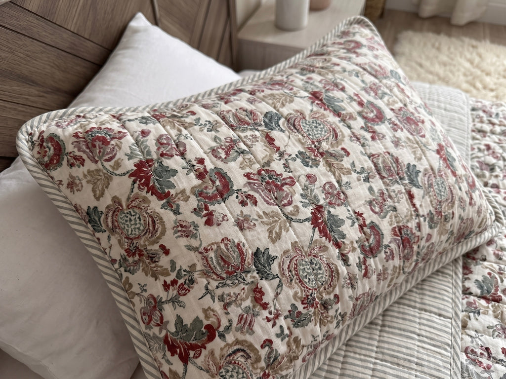 The Vintage Rose Garden | Reversible Quilted 3-Piece Bedspread Set