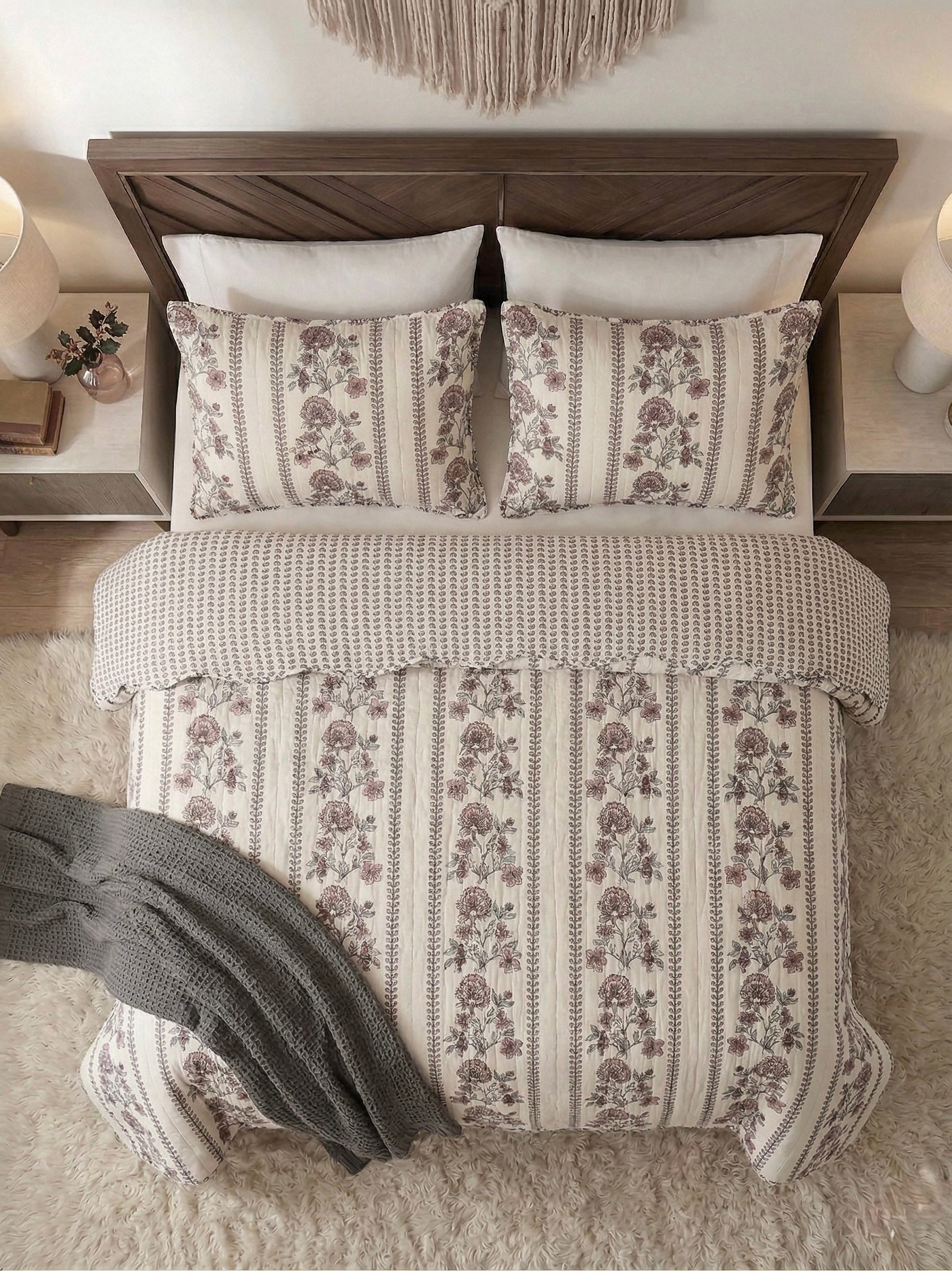 Vintage Bloom Reversible Quilted 3-Piece Bedspread Set
