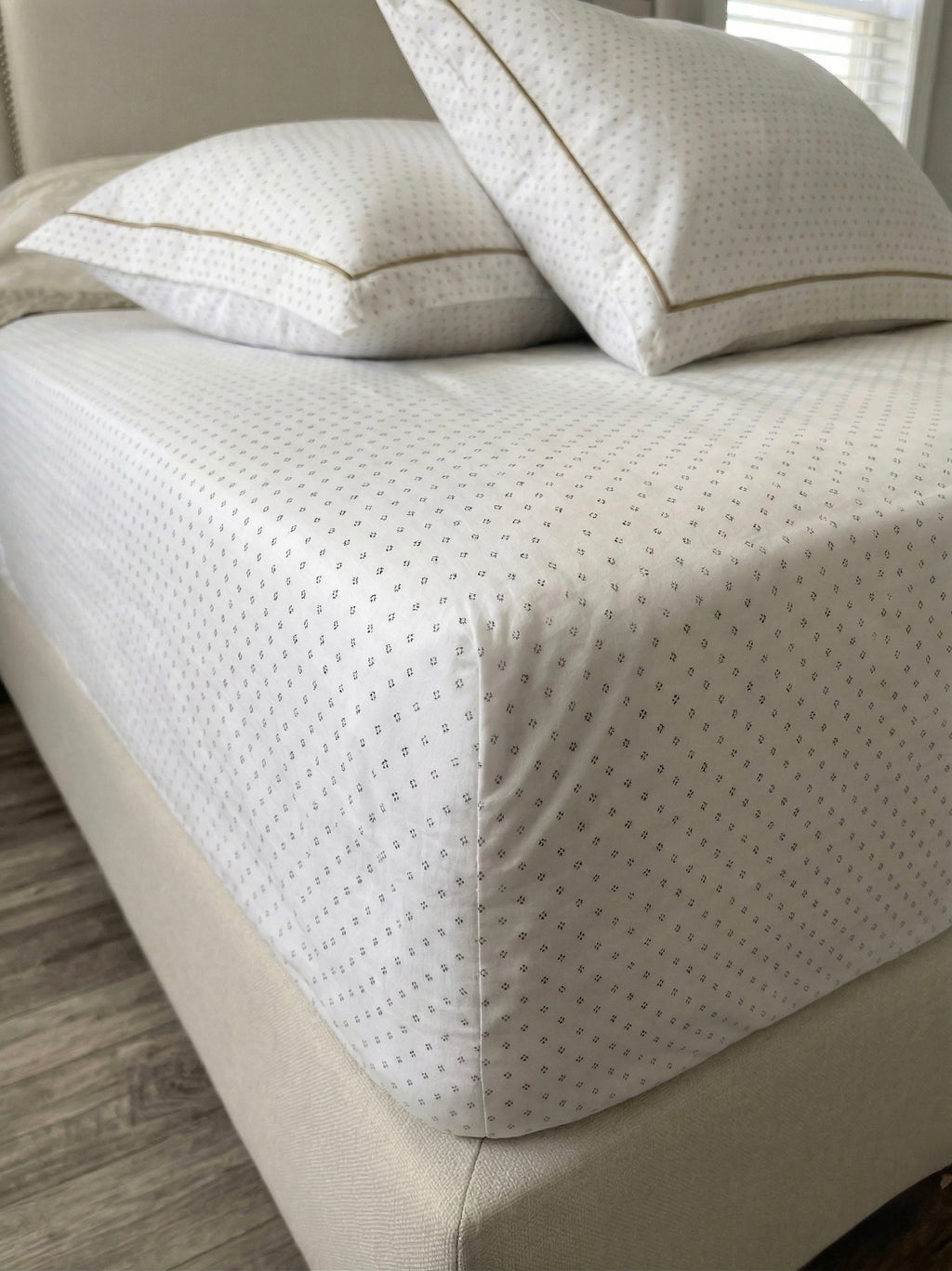 Novara Motiq | 3-Piece Printed Queen Fitted Sheet Set | 200 Thread Count