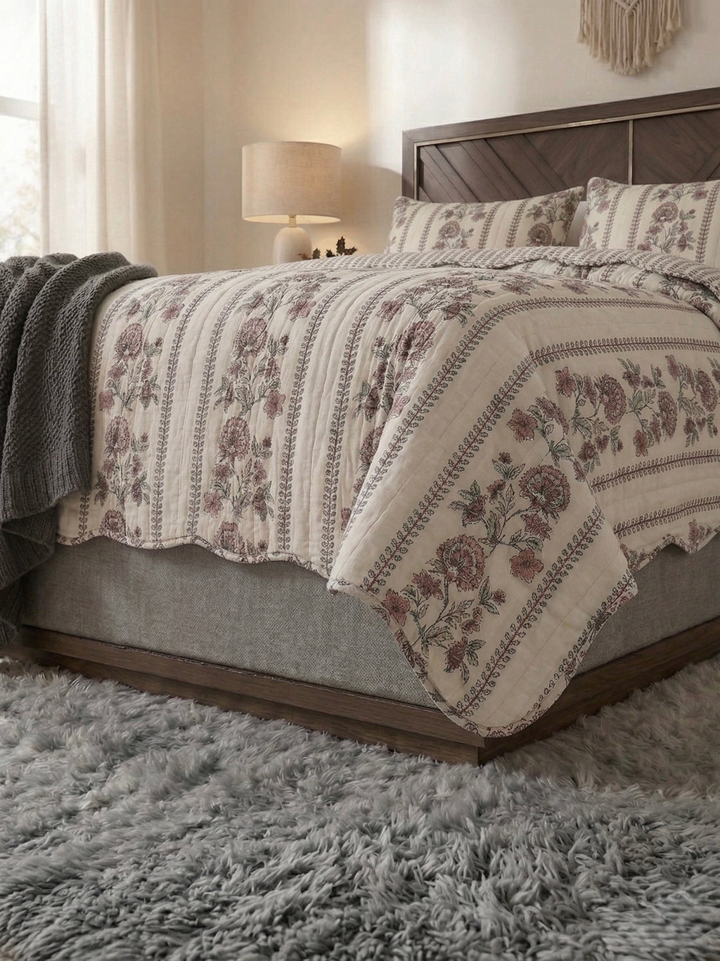 Vintage Bloom Reversible Quilted 3-Piece Bedspread Set