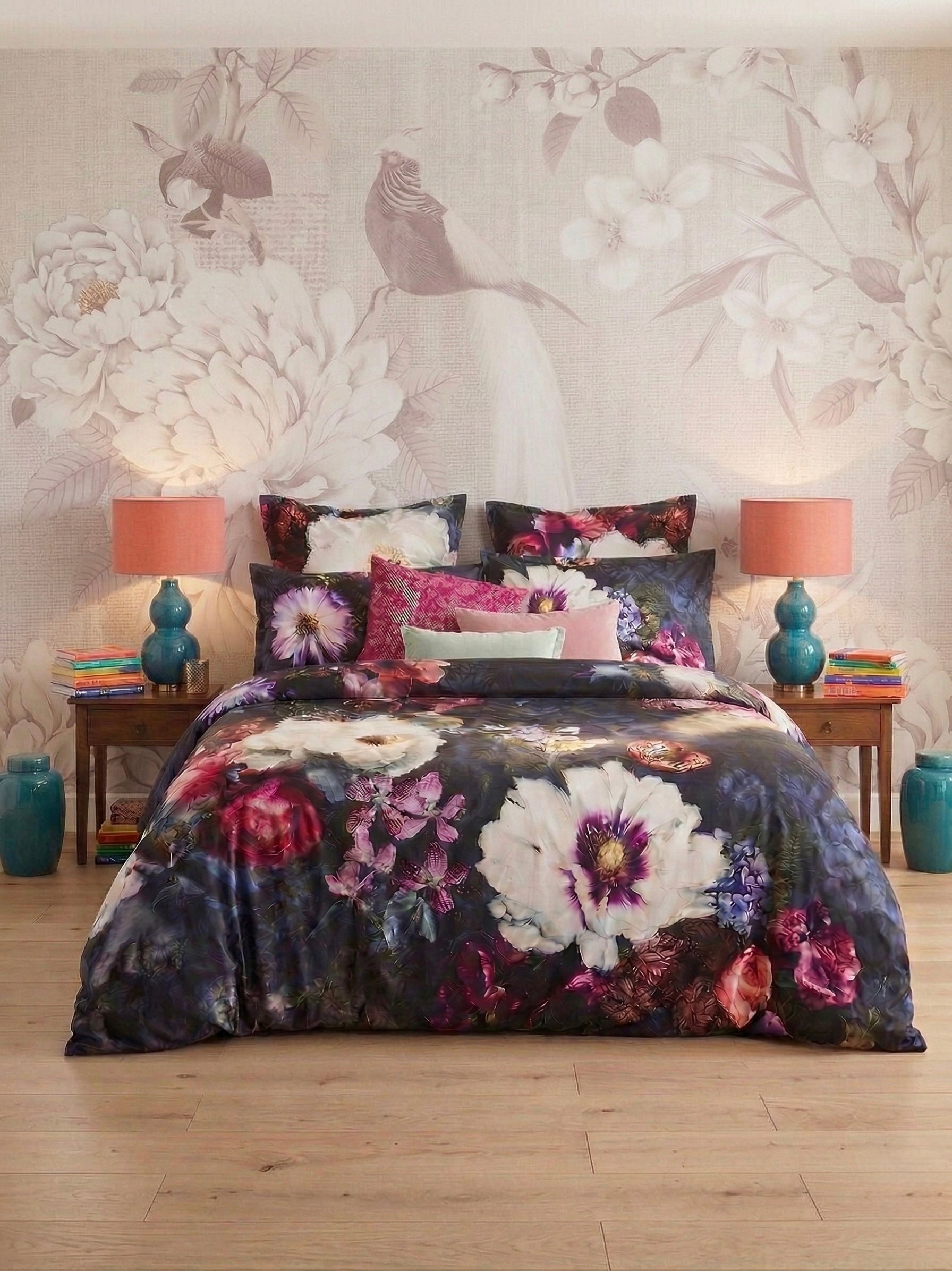 The Lyvia Queen Duvet Cover Set