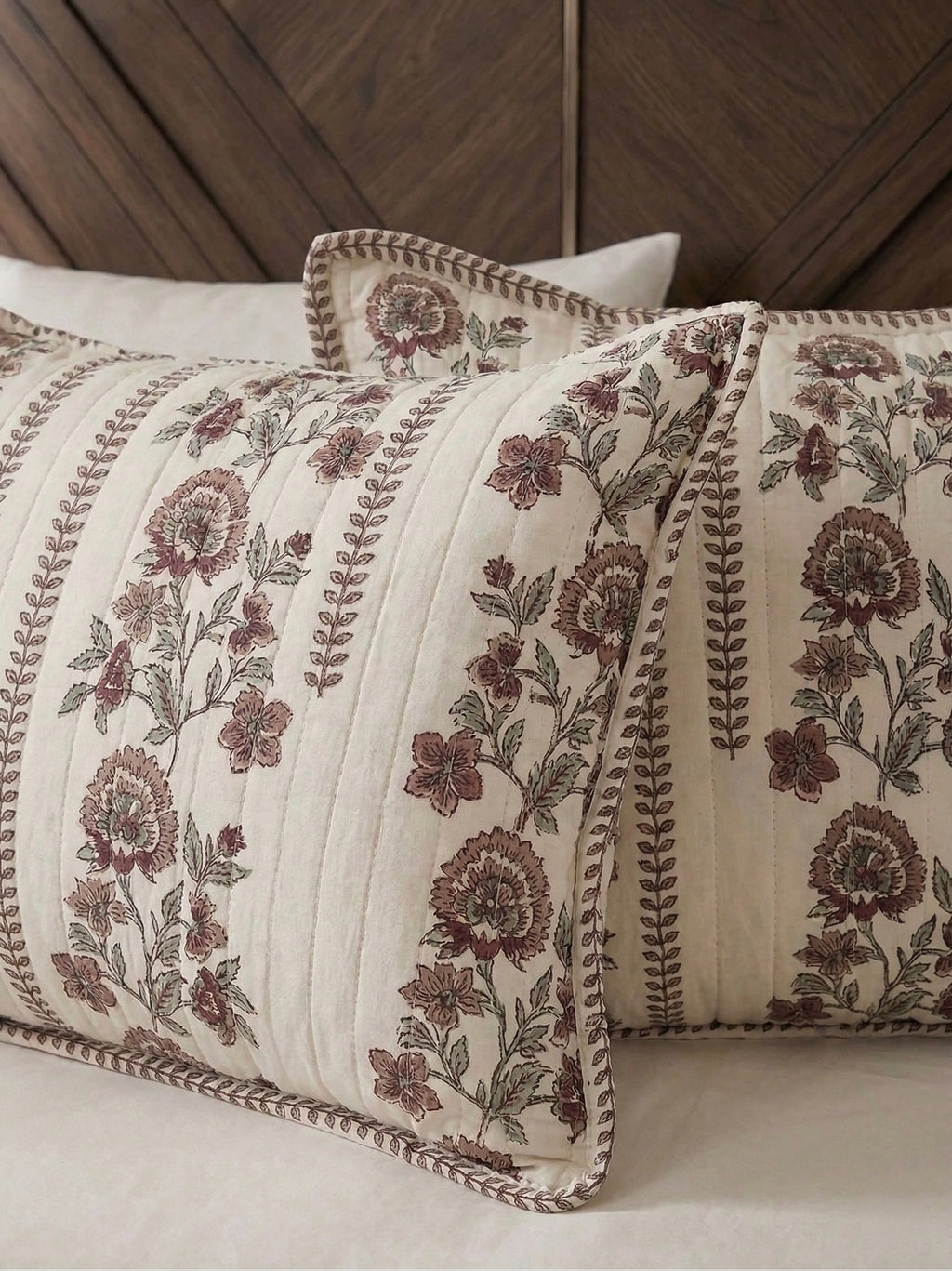 Vintage Bloom Reversible Quilted 3-Piece Bedspread Set