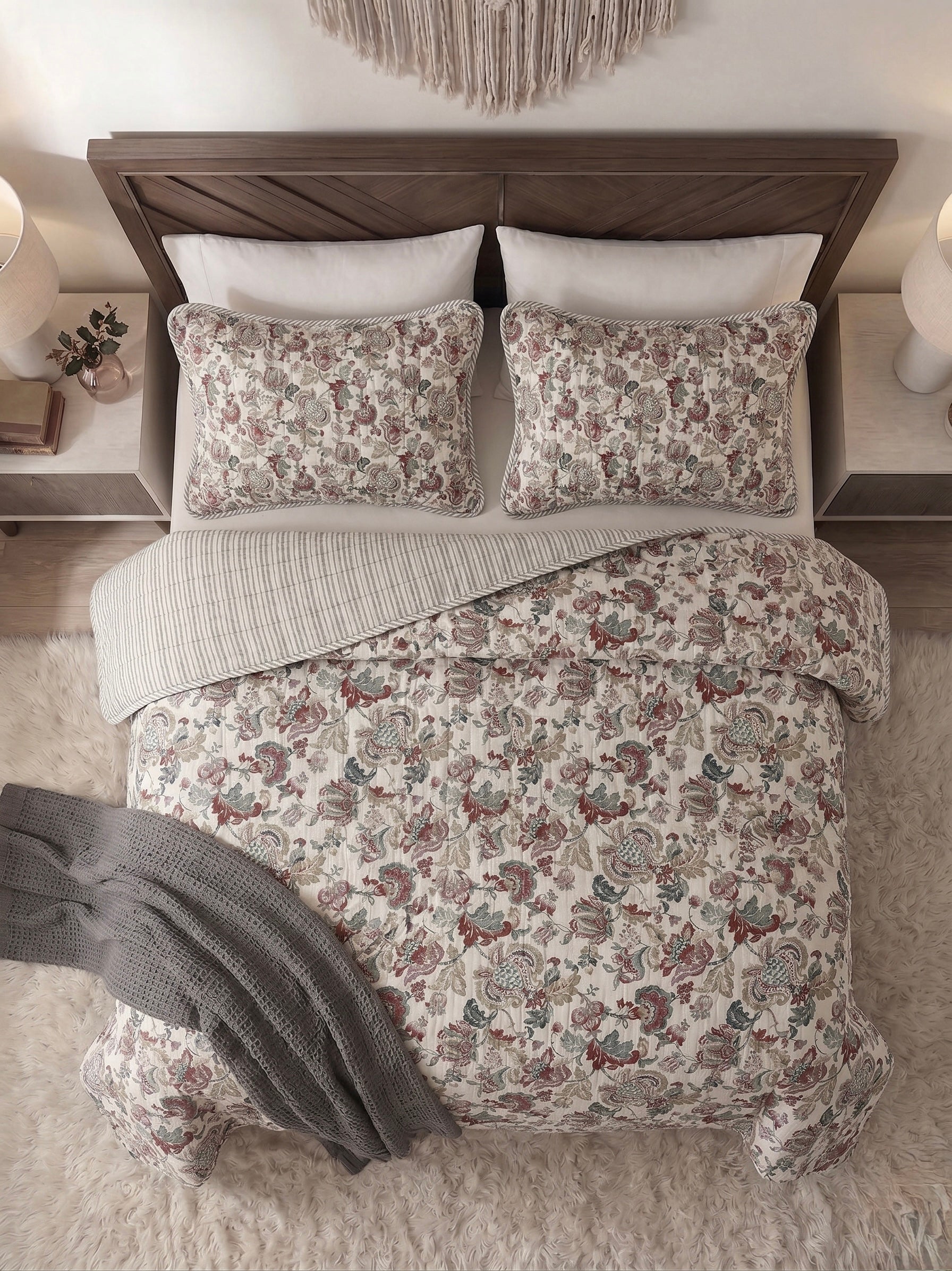 The Vintage Rose Garden | Reversible Quilted 3-Piece Bedspread Set
