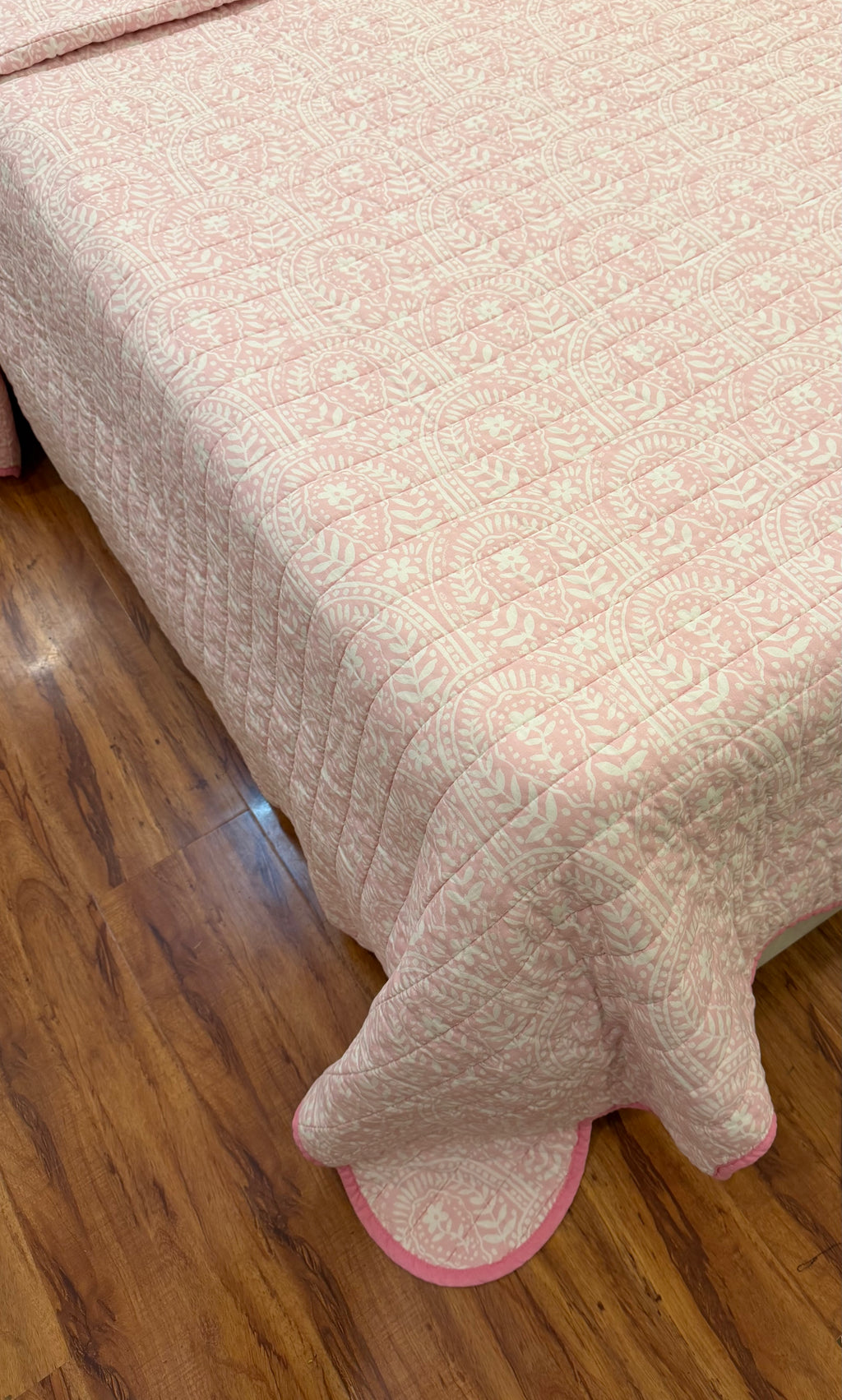 Blush Paisley Reversible Quilted 3pc Set – Bedspread